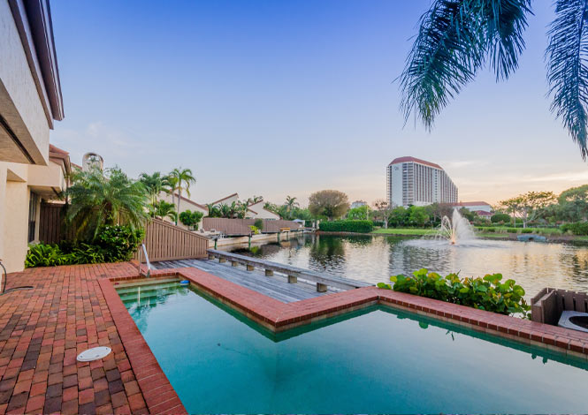 bay-villas-naples-pool-and-lake